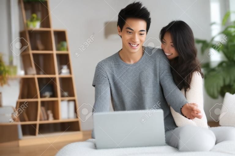 Paare, die online