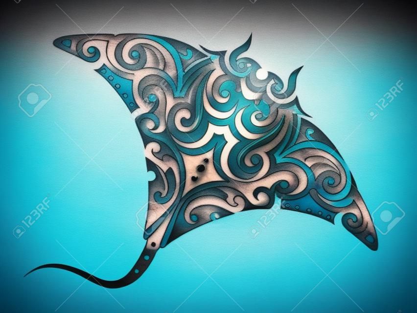 Manta ray tetováló forma polinéz stílusú elemekkel