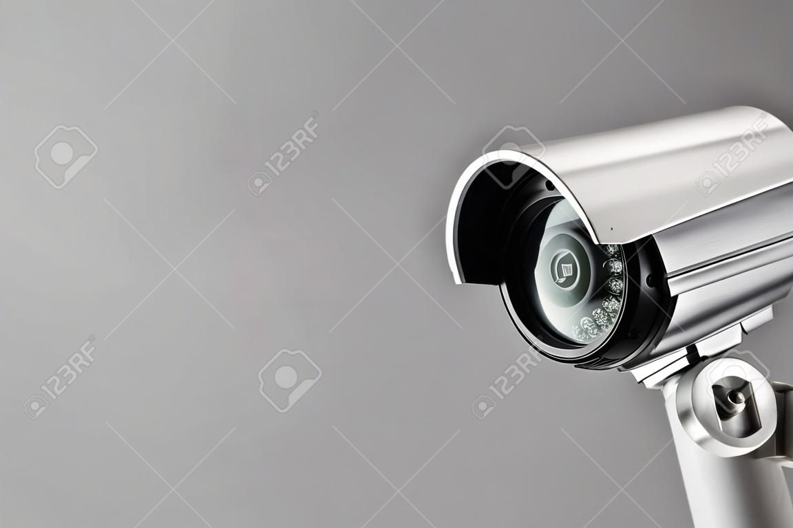 Macchina fotografica del CCTV di sicurezza in edificio per uffici