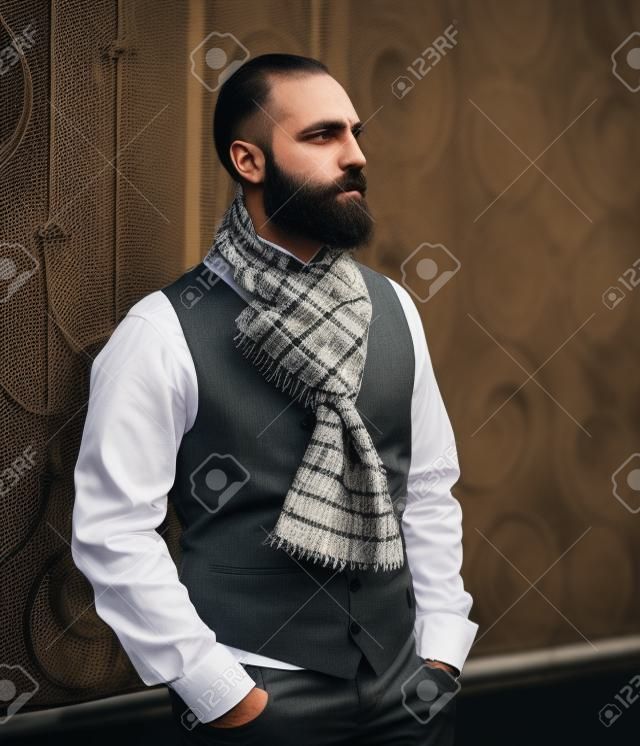 Bonito Homem Barbudo Hipster Com Corte De Cabelo Elegante E Barba