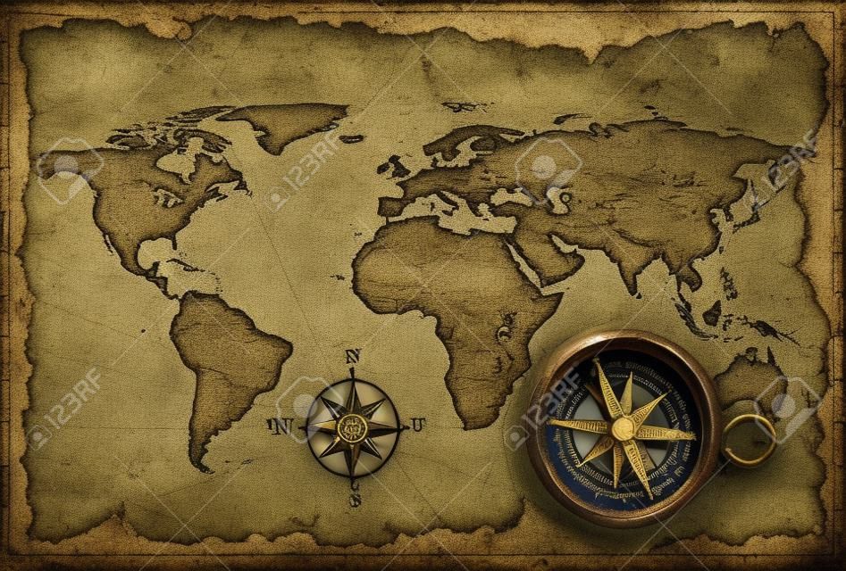 古い地図と高齢者真鍮アンティーク海事ポケット コンパス
