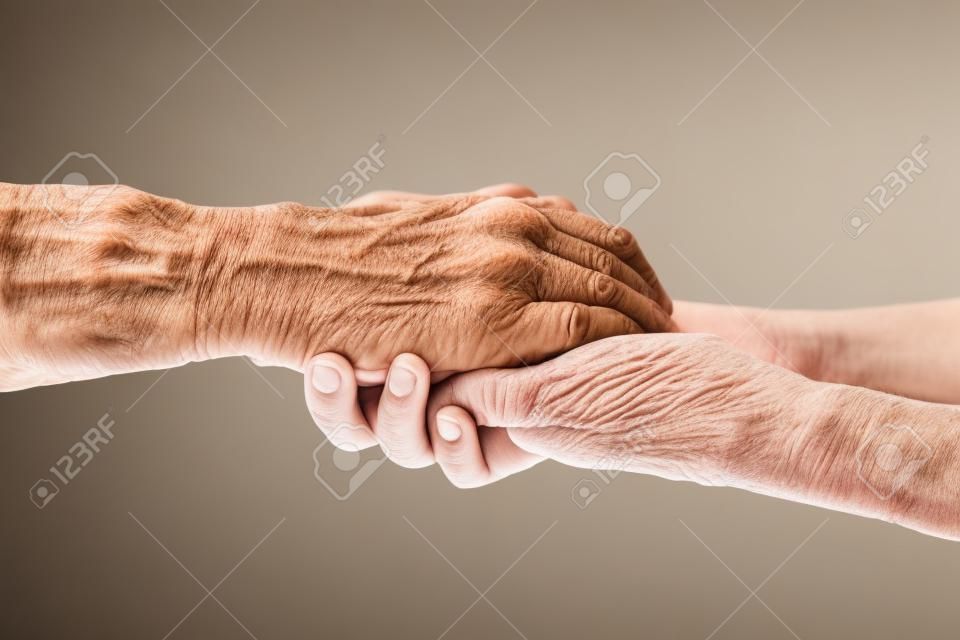femme, mains, toucher vieux, mâle, main - en prenant soin de la notion de personnes âgées