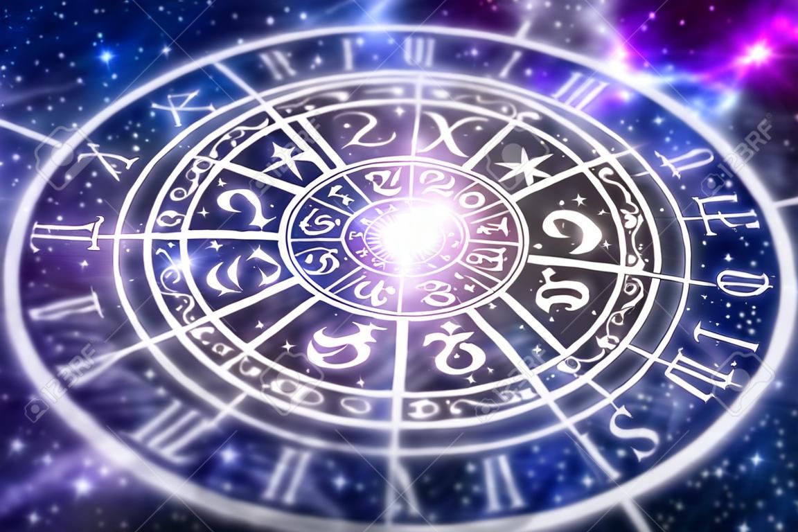 우주 배경 - 점성술 및 운 개념에 별자리 원 안에 점성 조디악 표지판