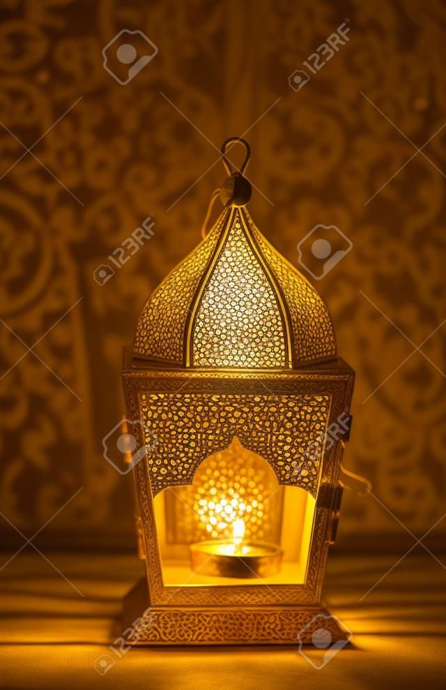 Gold arabische Laterne.