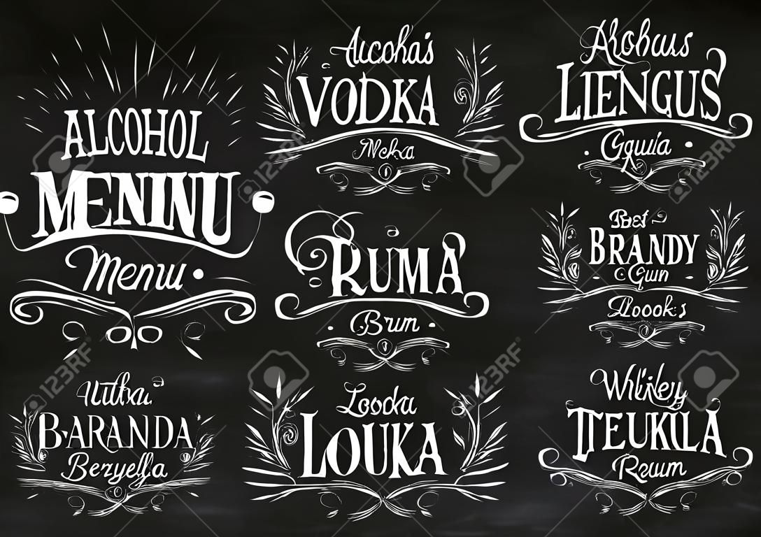 Установите названия напитки меню надписи алкоголя в ретро-стиле водки, ликера, рома, коньяка, бренди, текила, виски стилизованный рисунок мелом на доске