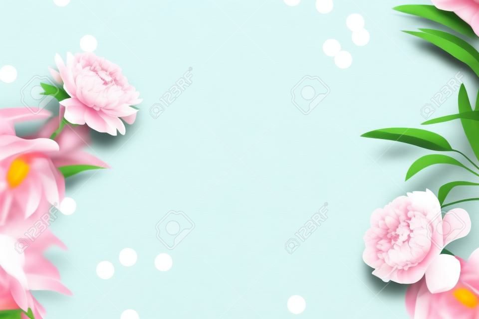 Grußkartendesign mit rosa Pfingstrosenblumen auf verblasstem grünem Hintergrund, Textraum. Trendige, lässige, natürliche, umweltfreundliche Draufsicht. Sommergeburtstag, Muttertagsgrußkartendesign.