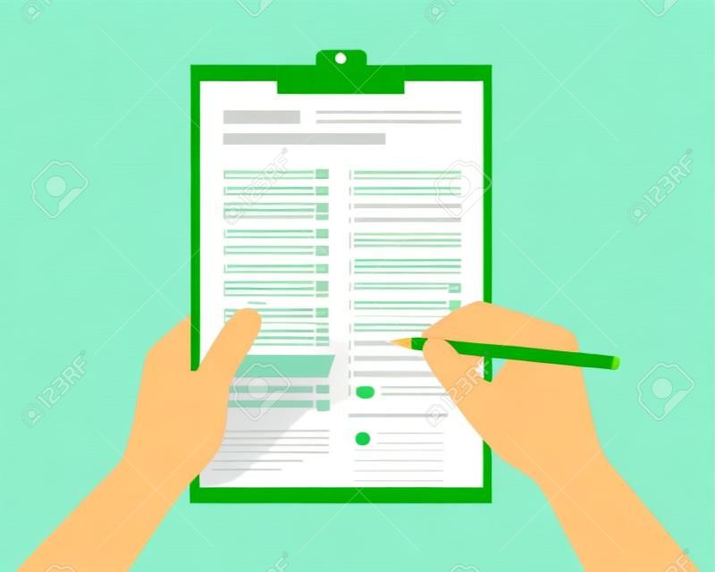 Płaska ilustracja męskiej lub żeńskiej ręki trzymającej ołówek i wypełniającej quiz lub egzamin z formularza testowego na białej kartce papieru z zielonym tłem