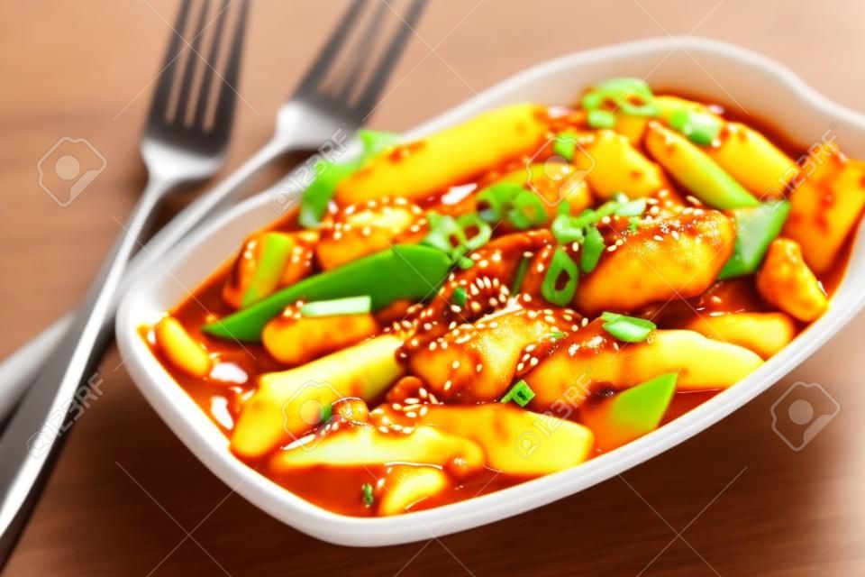 Korean cuisine Tteokbokki, spicy rice cakes
