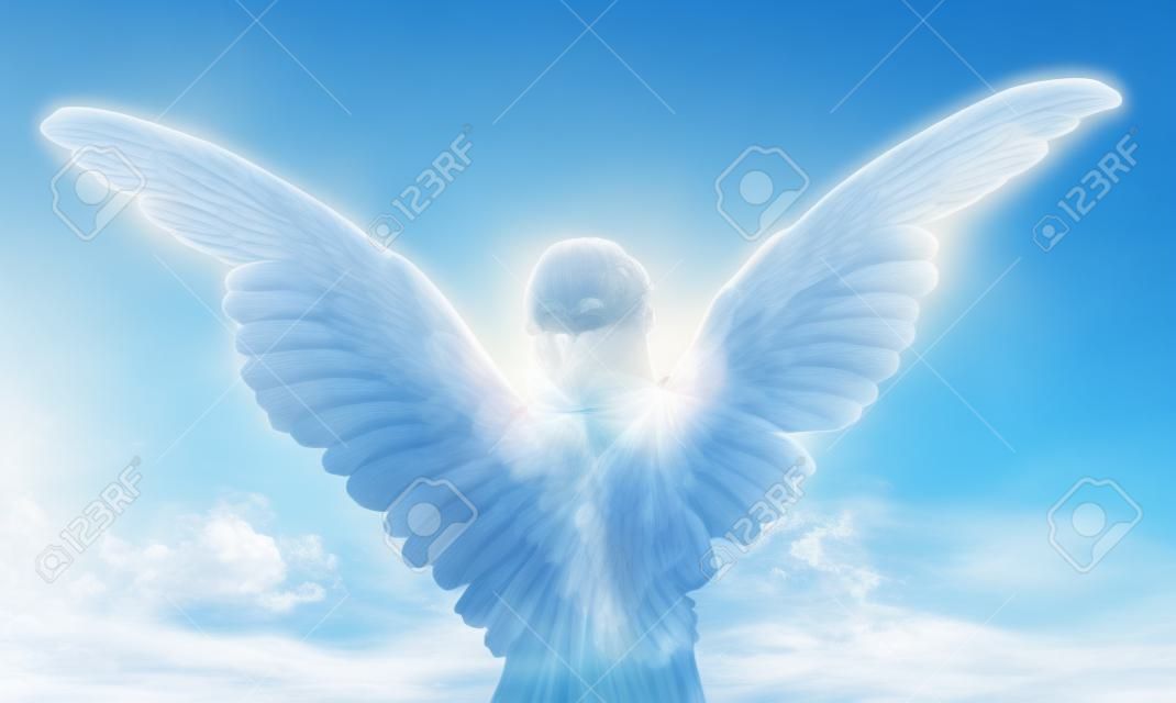 Piękny anioł na niebieskiego nieba tle z kopii przestrzenią
