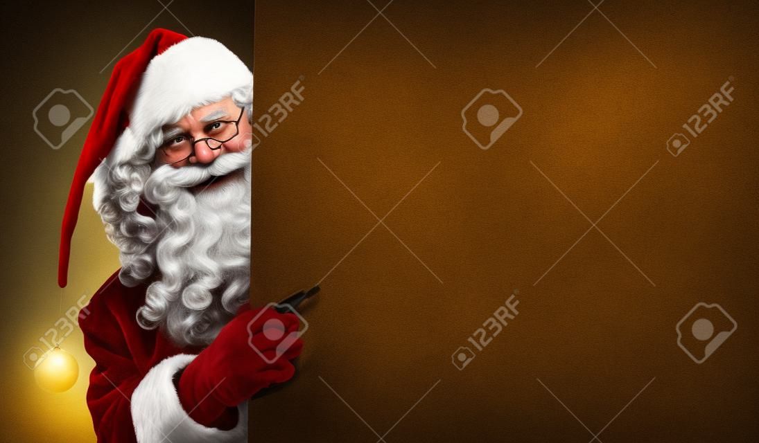 Santa Klaus展示某物