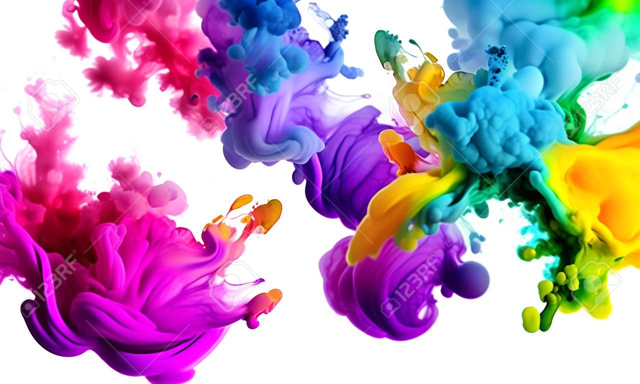 Tinte in Wasser isoliert auf weißem Hintergrund. Farben des Regenbogens
