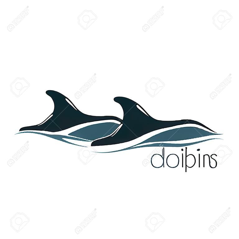 Delfiny grzbietowej płetwy nad wodą