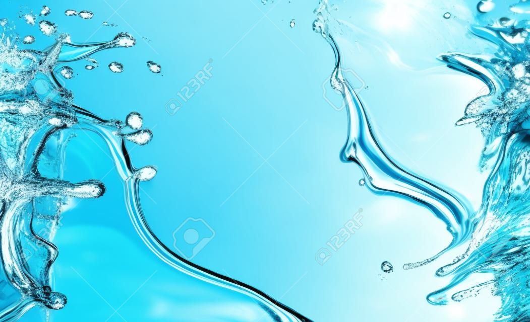 Streszczenie plusk wody na niebieskim tle