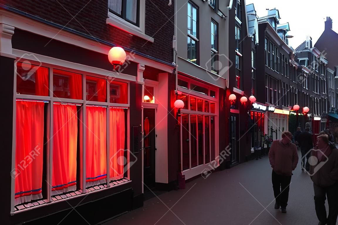 Célèbre Red Lights District le soir à Amsterdam, Hollande (Pays-Bas).