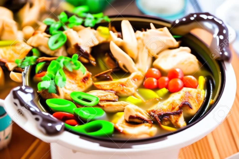 Japanische Huhn Hot Pot Küche, kritanpo Nabe mit hinaizidori