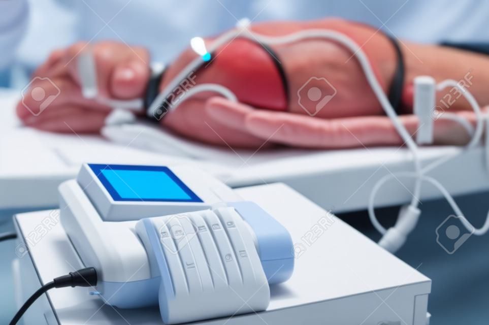 Electrocardiograma, cardiografía cardiaca e investigación de conducta, ECG y examen del corazón durante el embarazo