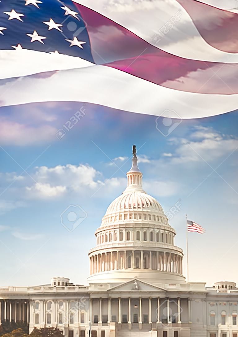 美國國會大廈與疊加在天空揮舞著美國國旗