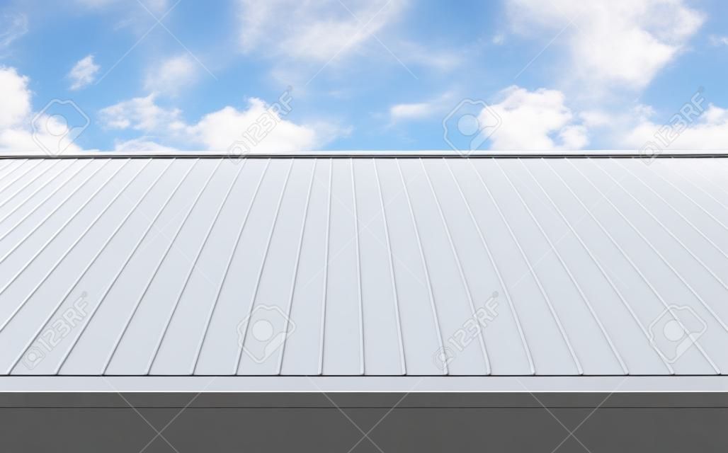 Coin de toit en aluminium de conception géométrique avec fond de ciel bleu clair. copie espace