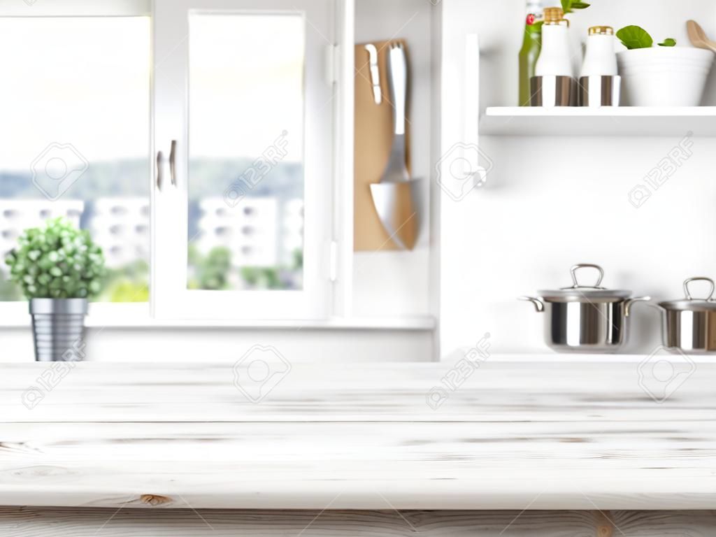 Lege tafel op wazige achtergrond van keukenraam en planken