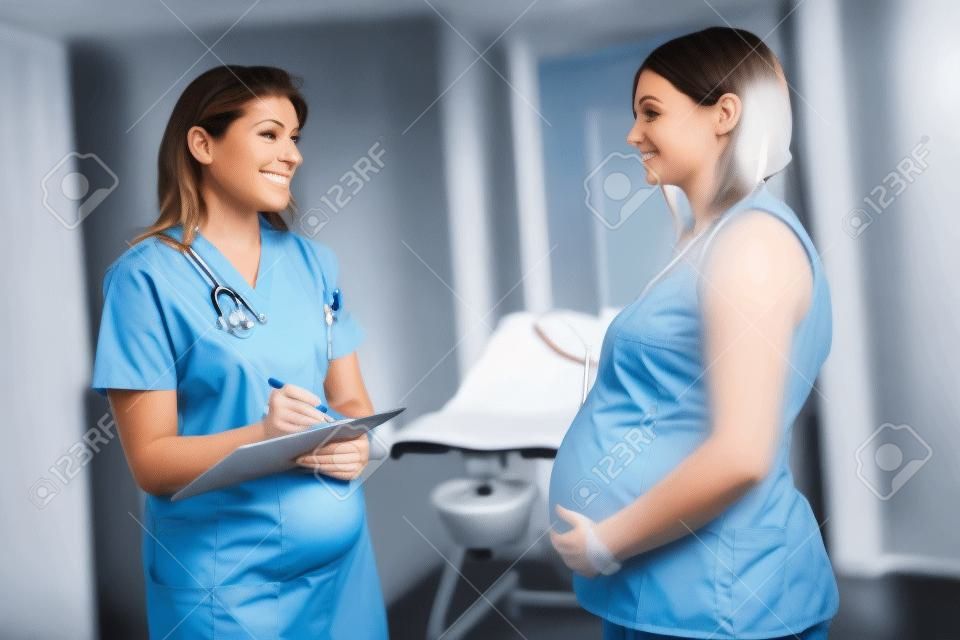 Infermiere di peso donna incinta in ambulanze