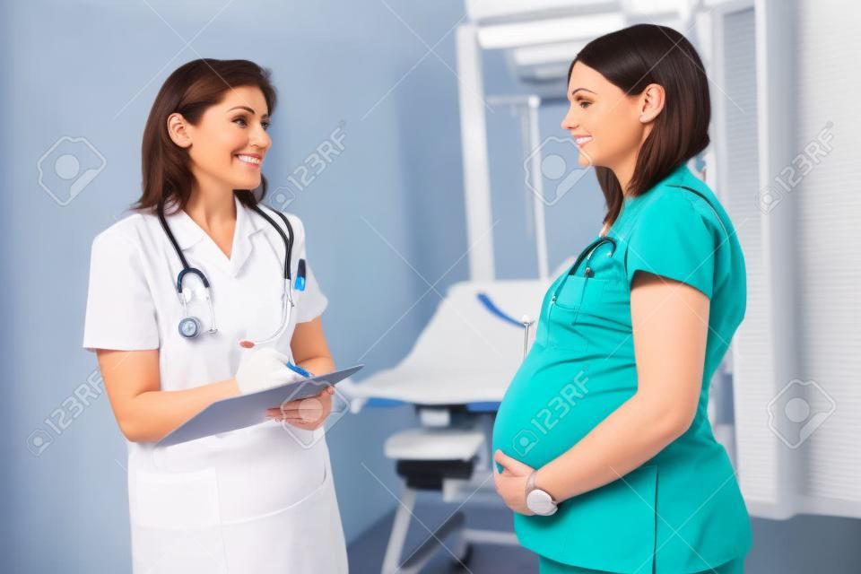 看護師の救急車の計量妊婦