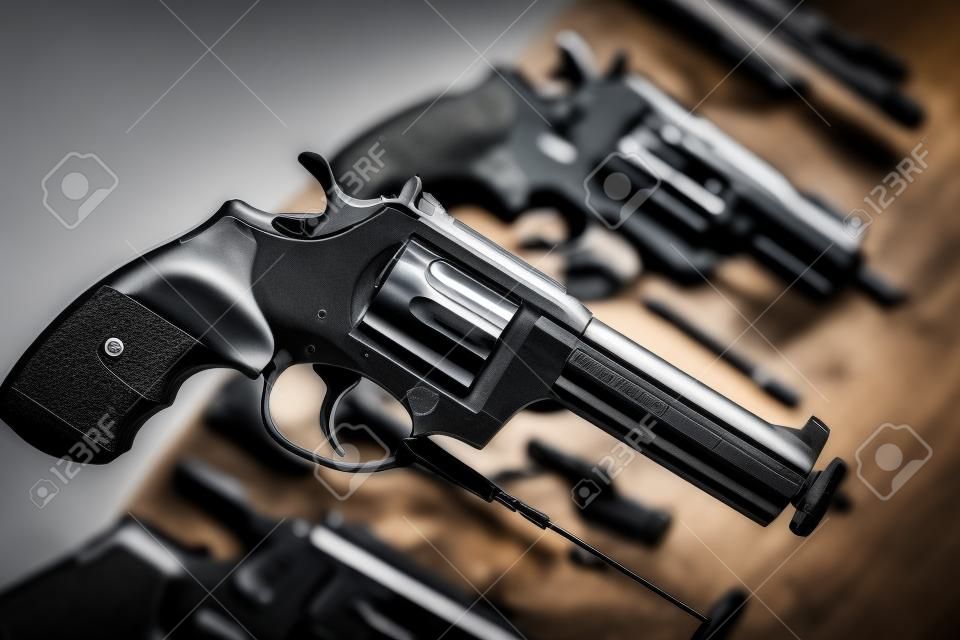 Guns sul bancone. Armi da fuoco e di sicurezza