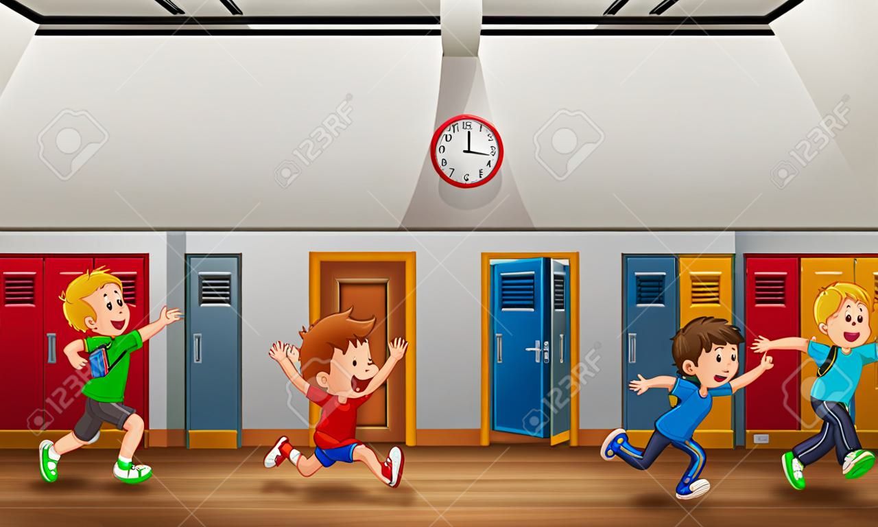Szczęśliwi chłopcy biegający po szkolnym korytarzu