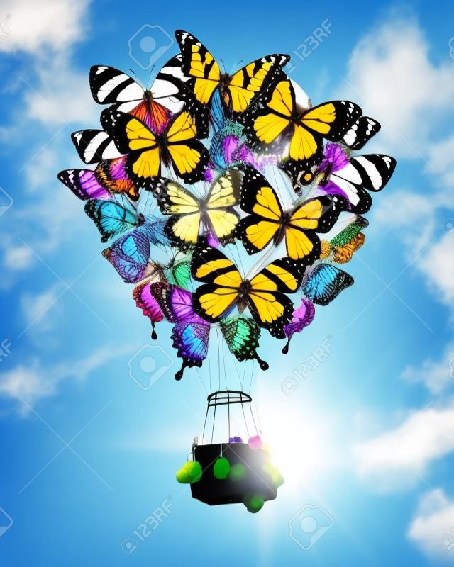 Motyl balonem wysoko w niebie