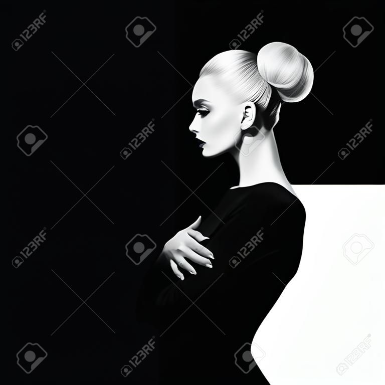 retrato de estudio arte de la moda de blode elegante en el fondo blanco y negro geométrico