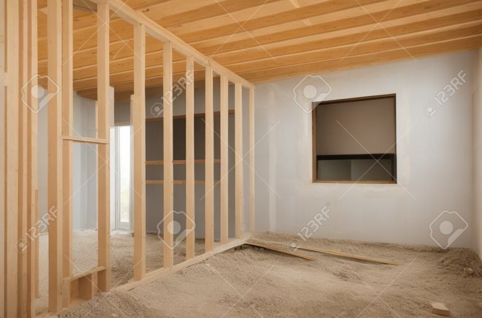 Wnętrze domu w aktualizacji jelita na budowie