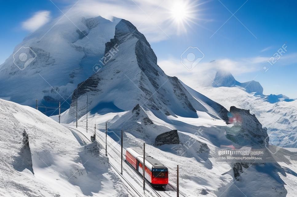 Gornergratbahn ma długość 9 km góra stojak skrajni kolejowej, z Abt stojaku Prowadzi od Zermatt 1604 m, do Gornergrat 3089 m