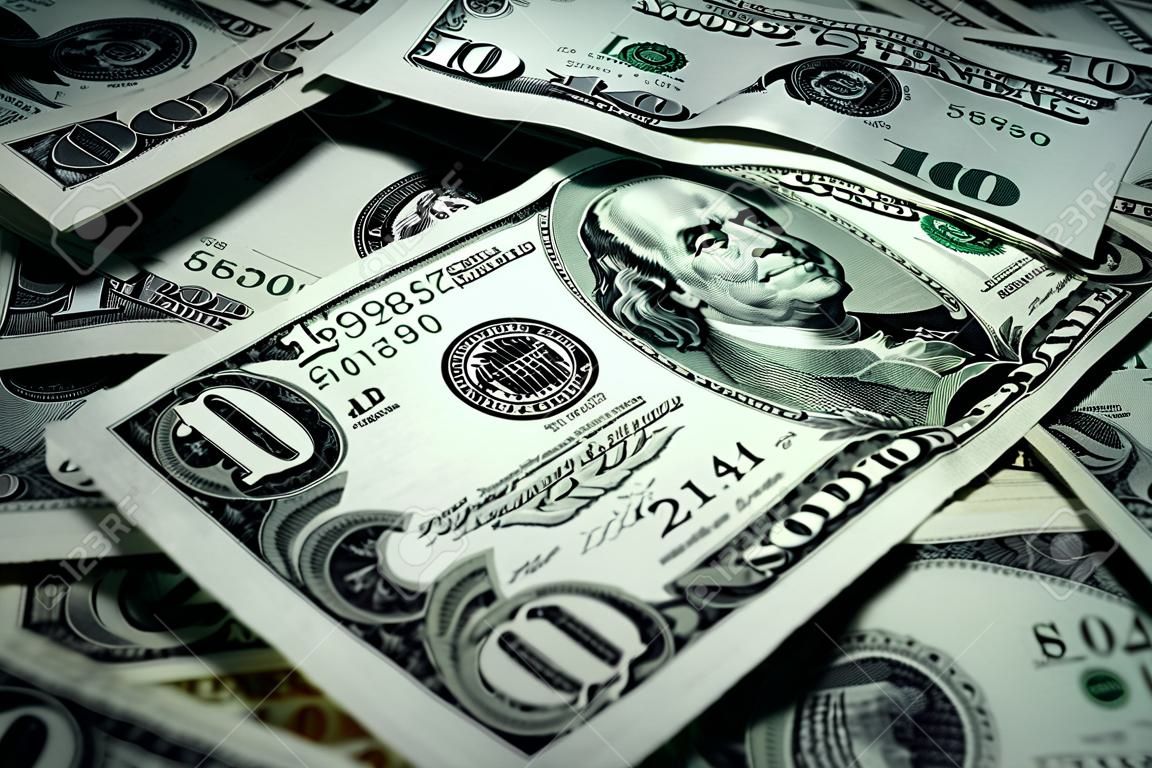 Close-up van honderd dollar biljetten in een stapel