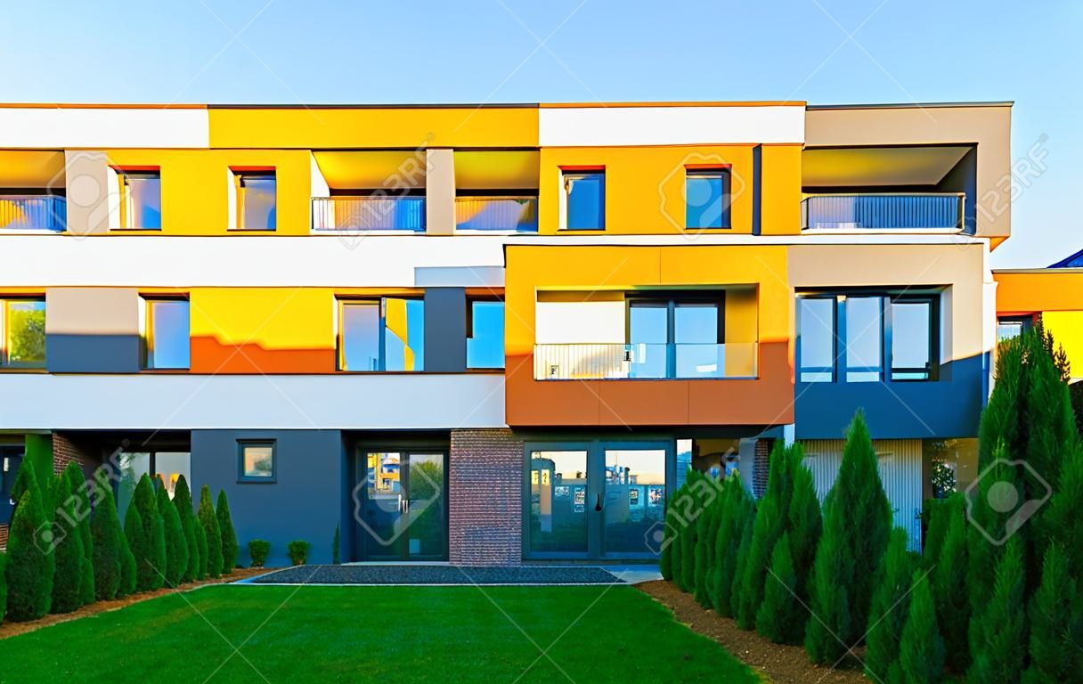 Appartement maisons résidentielles architecture de façade de maison et réflexe d'aménagement extérieur