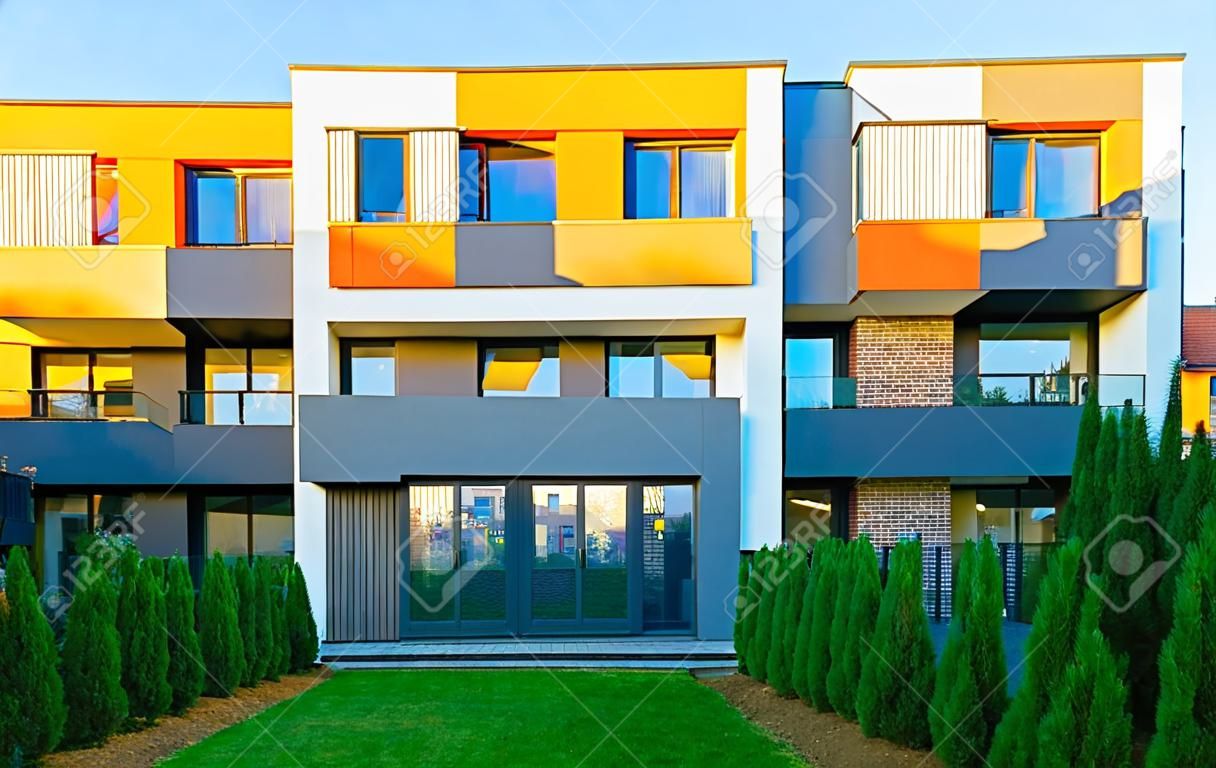 Appartement maisons résidentielles architecture de façade de maison et réflexe d'aménagement extérieur