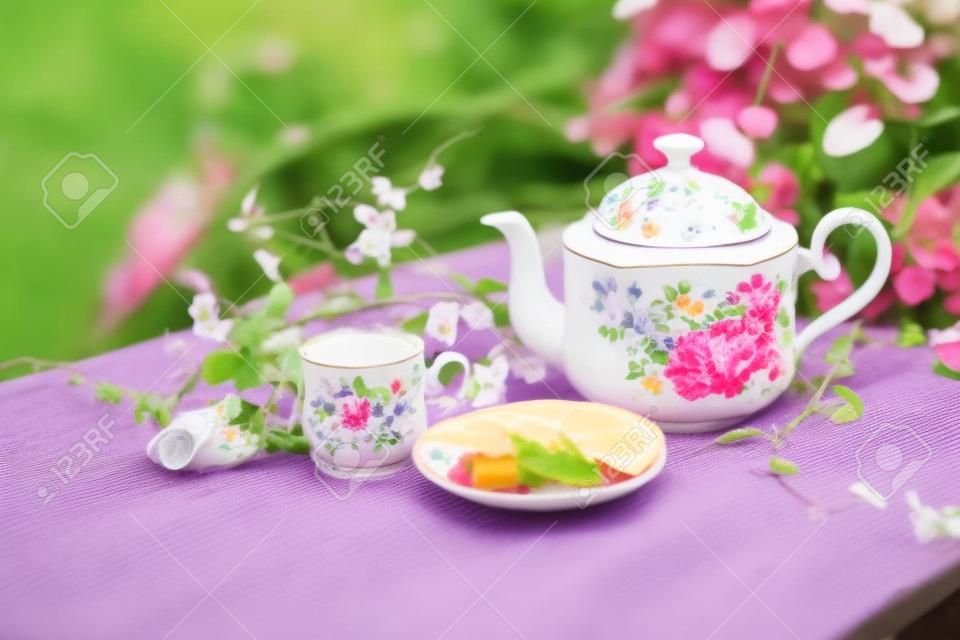 Английский чай в саду