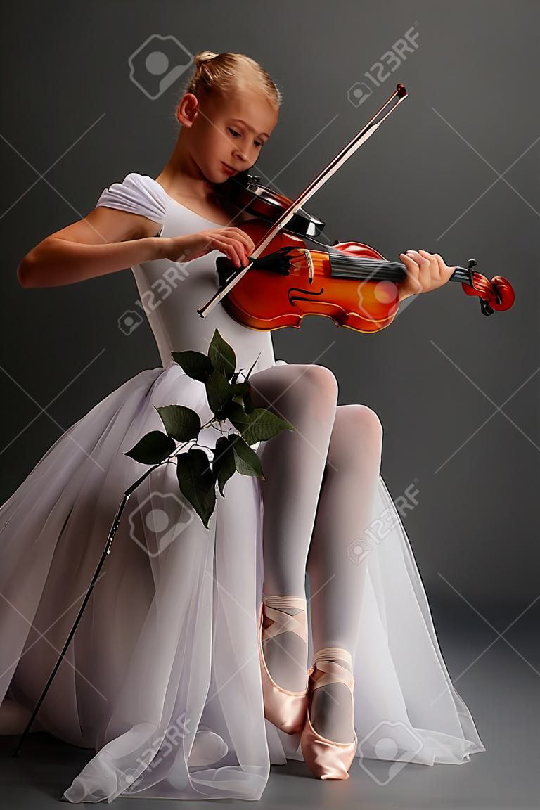 Joven bailarina de violín