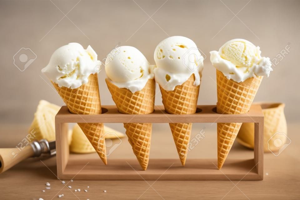 variété de cornets de crème glacée