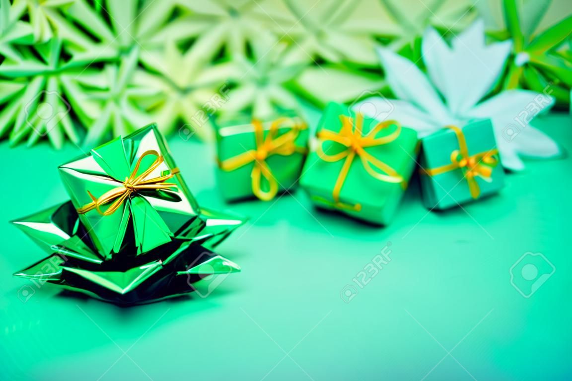 verde navidad regalos, concepto de compras respetuoso del medio ambiente