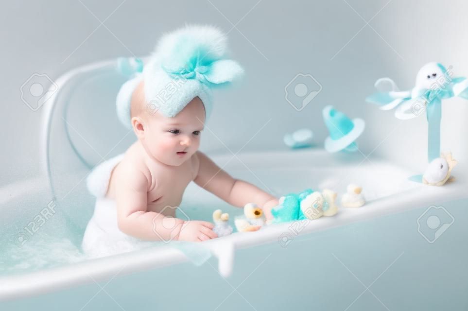 婴儿洗澡