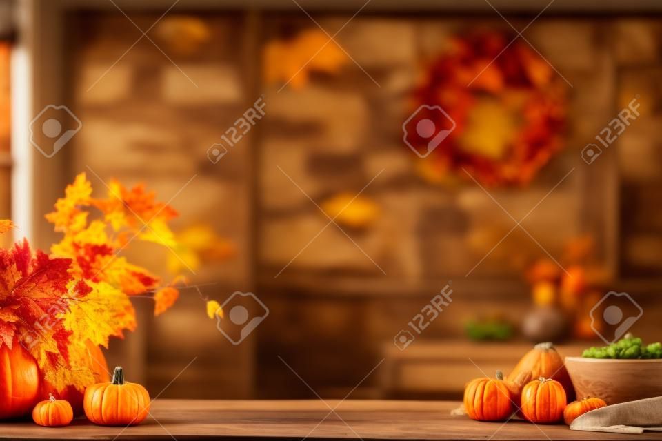 Thanksgiving-Dinner-Vorbereitung. Tisch mit Kürbis, Karotten und Zwiebeln für Herbstkuchen. Dekorierte Küche in der Halloween-Saison. Kochfest fest. Herbstgemüse der Saison.