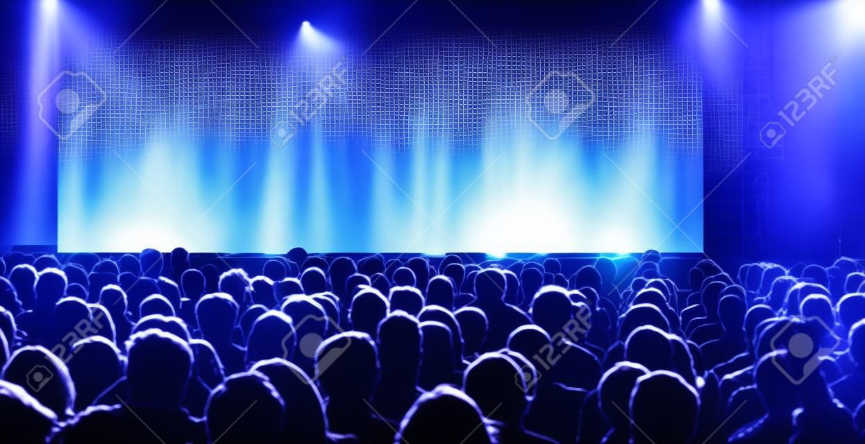witte paneel tijdens een concert met veel mensen aanpasbaar op wil