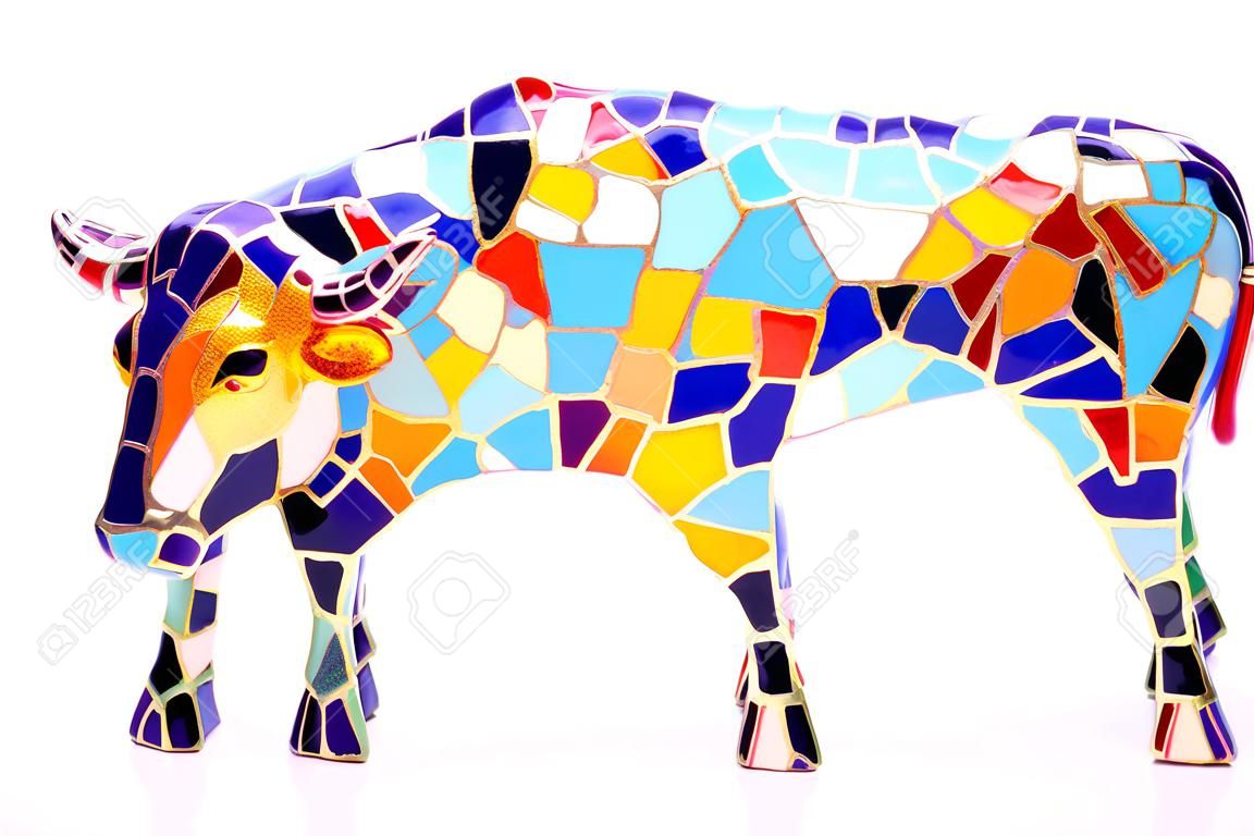 迷你彩色公牛雕像在高迪风格-传统纪念品从巴塞罗那州这是不是艺术对象只有便宜的西班牙礼品