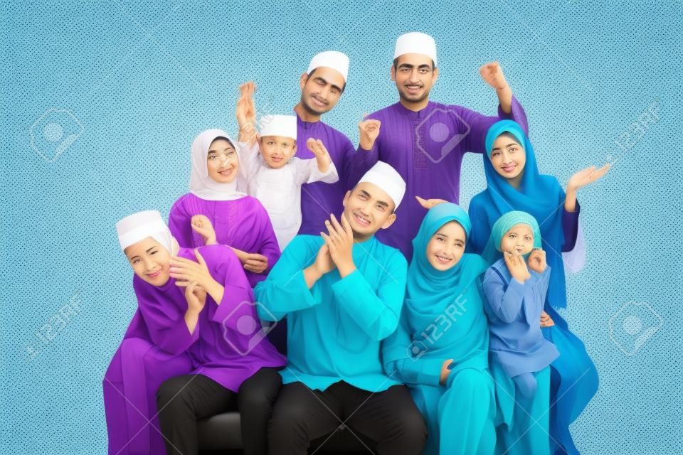 famille musulmane asiatique eid mubarak ramadan kareem