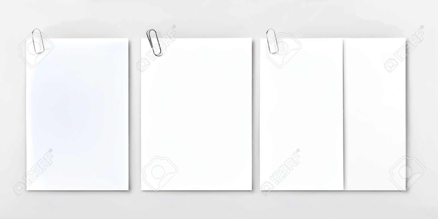 Fogli di carta bianca realistici in formato A4 con clip in metallo, supporto su sfondo grigio. Pagina del taccuino, documento. Modello di progettazione o mockup. Illustrazione vettoriale.