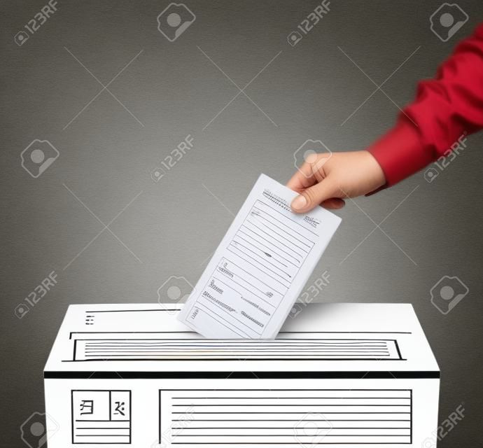 Urne con voto persona colata su bianco slittamento voto