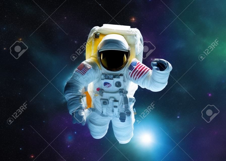 Kleurrijke opname die NASA\'s astronaut in de open ruimte laat zien.