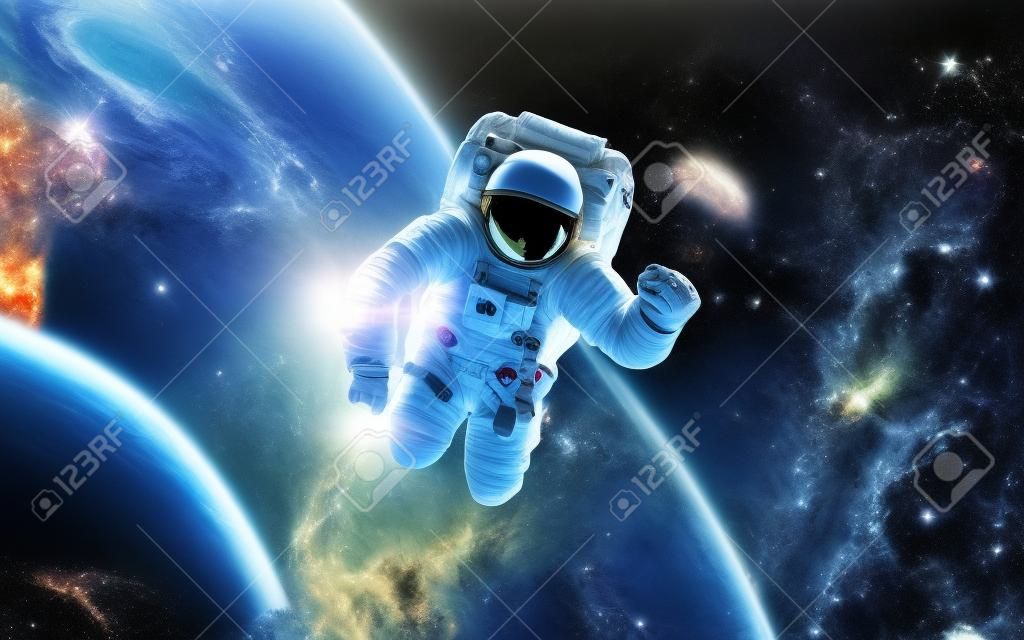 宇航员在太空漫步宇宙艺术科幻壁纸深空之美宇宙中数十亿个星系