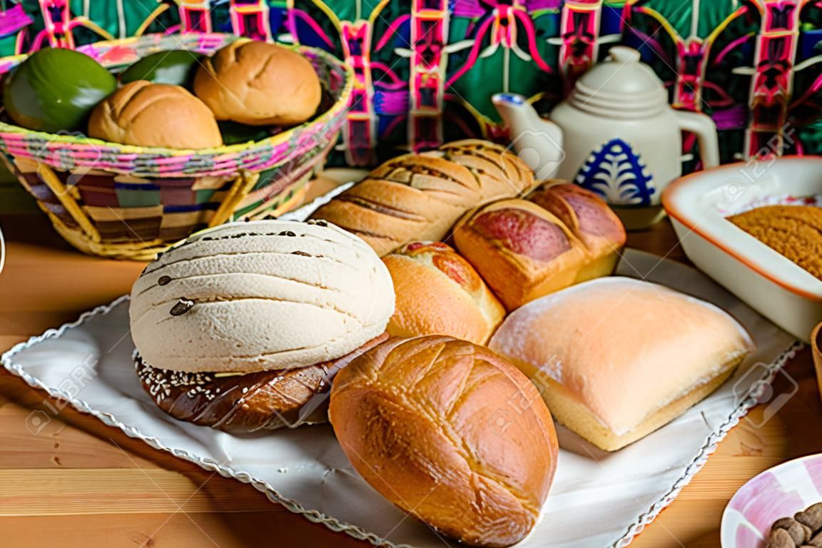 Сладкий хлеб ассорти традиционной мексиканская пекарня