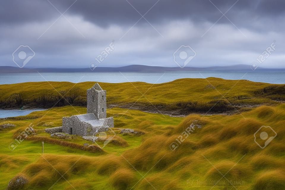 Kościół św. Klemensa w pobliżu roghadalu na południe od leverburgh, wyspa harris, hebrydy zewnętrzne, szkocja