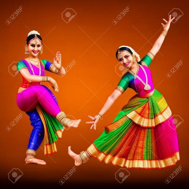 Frau Tänzerin in nationalen indischen Tuch tanzen Bharatanatyam Volkstanz.